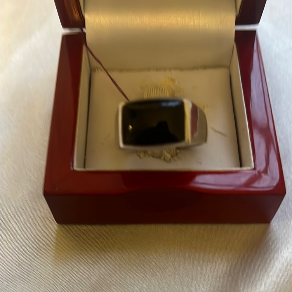 Chic Silver Ring With Black Accent - image 1